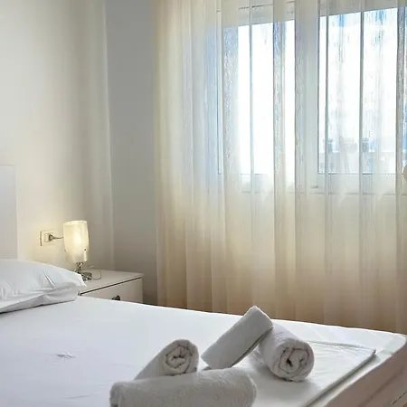 Sea View Apartment *