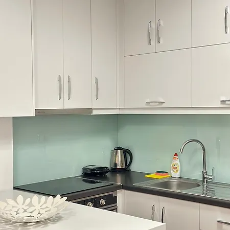 Sea View Apartment *
